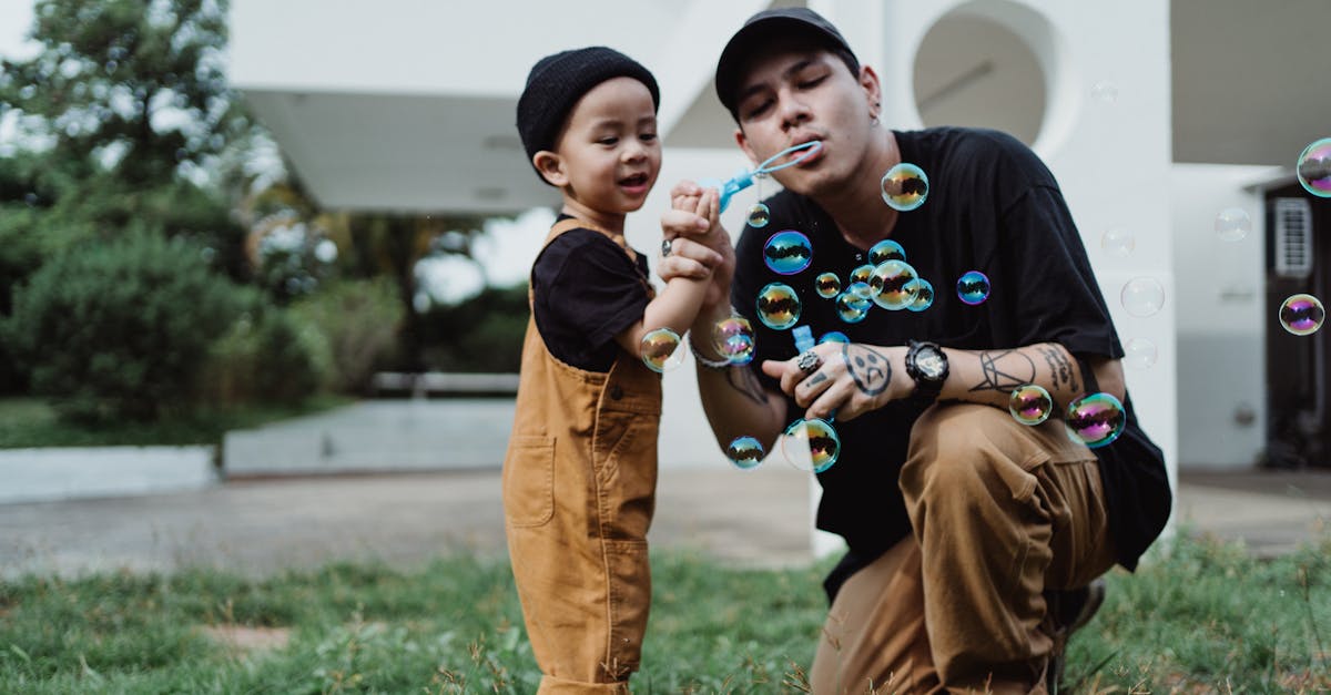 entdecken sie modische und bequeme kinderbekleidung für jeden anlass. hochwertige materialien und trendige designs sorgen dafür, dass sich ihre kleinen immer wohlfühlen. ideal für spiel, schule und besondere anlässe.