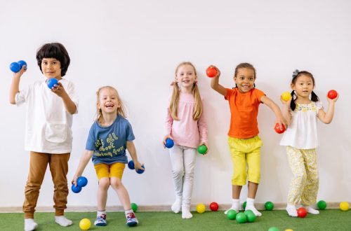 entdecken sie die aufregende welt der bewegungsspiele! fördern sie ihre fitness und koordination durch unterhaltsame spiele für alle altersgruppen. ideal für kinder, jugendliche und schließlich erwachsene – bringen sie spaß und bewegung in ihr leben!