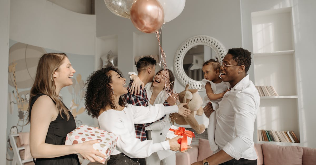 entdecken sie bezaubernde babygeschenke, die freude und glück für neugeborene und deren eltern bringen. von niedlichen spielzeugen bis hin zu persönlichen geschenkideen – finden sie das perfekte geschenk zur feier des neuen lebens!