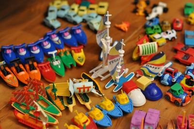 bewegungsspiele draußen: die besten ideen für aktive kinder 2025